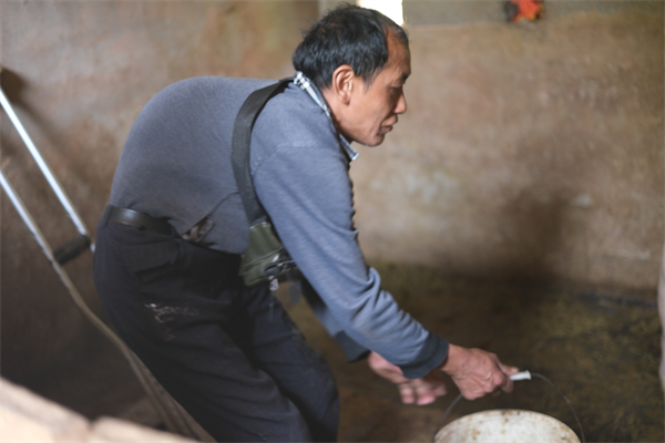“温暖工程困境帮扶”志愿者 开展春风送温暖活动