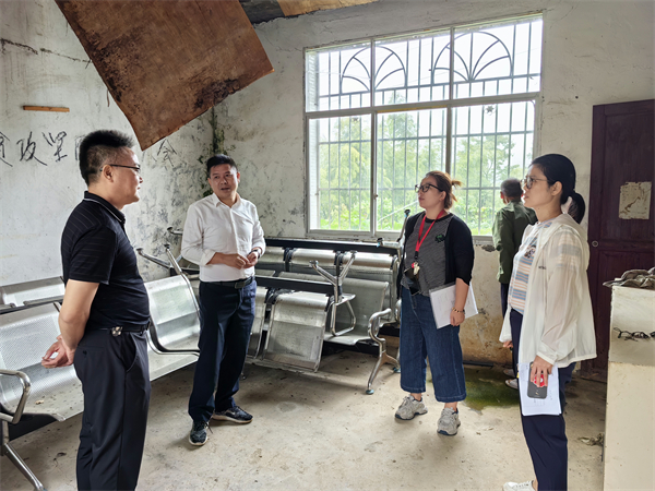 赴溆浦红花村调研对接省民政厅“四个小屋”建设项目