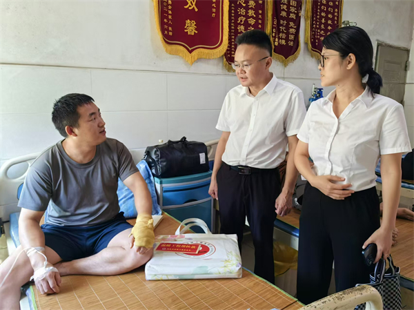 捐助资兴灾后重建