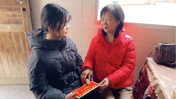 如沐春风，湖南省温暖工程基金会赴宁乡老粮仓中学开展捐赠助学活动