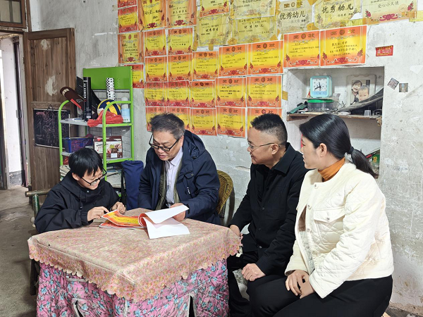 如沐春风，湖南省温暖工程基金会赴宁乡老粮仓中学开展捐赠助学活动