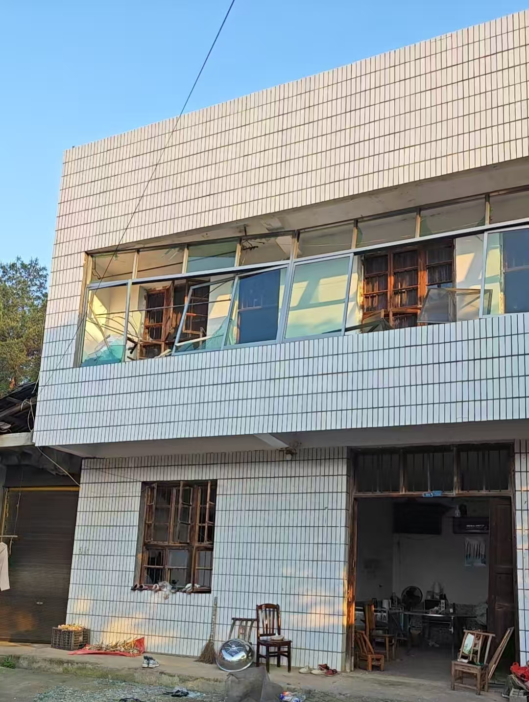 援助浏阳烟花爆炸事故的受灾学生家庭