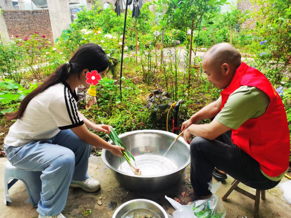 永兴县9名困境儿童收到帮扶款