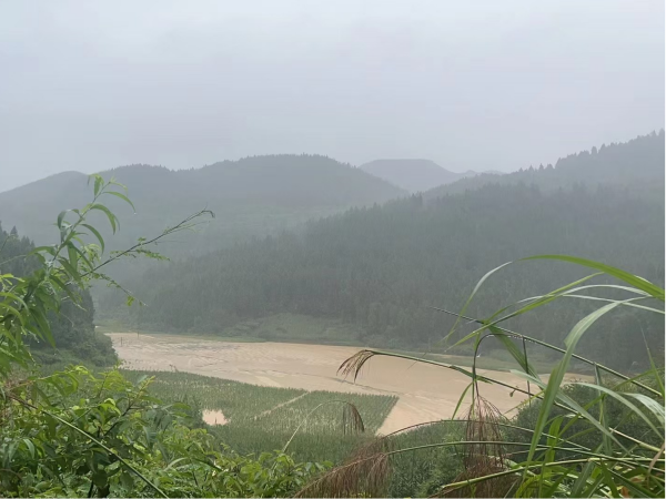 古丈县米多村20户受灾家庭收到帮扶款